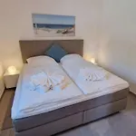 Apartment Haus-hever-whg-01 *